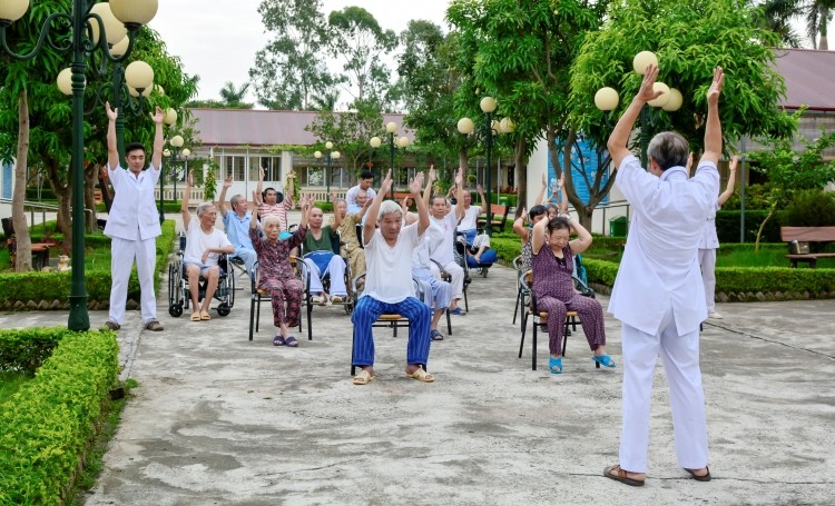 Tập luyện cho người cao tuổi phòng chống dịch bệnh covid-19